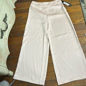 NWT BADGLEY MISCHKA cropped wide leg high rise pants in blush pink Women’s 4